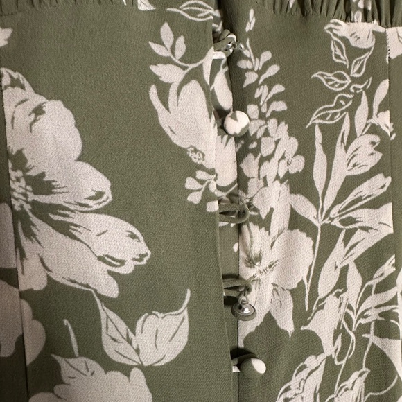 Reformation Brogan Dress - Willow - FLAWED | Missing Button - Picture 9 of 9